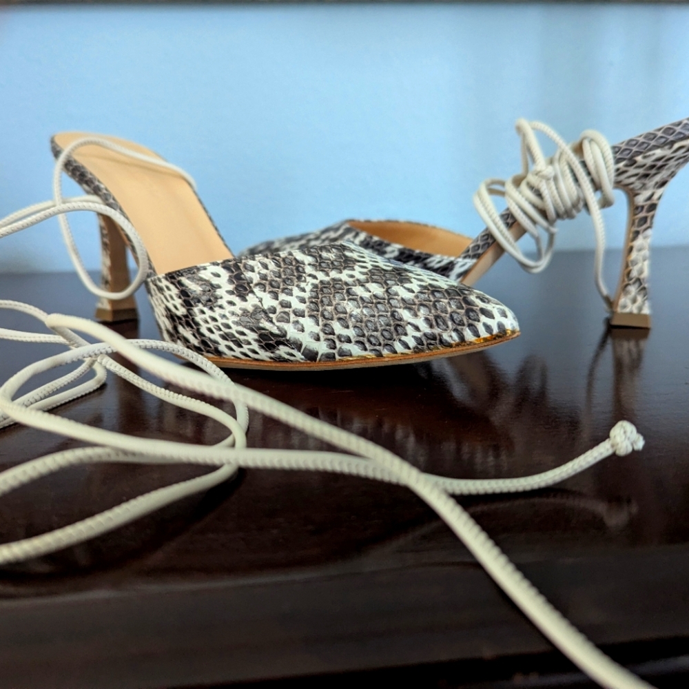 Magda Burtrum Finland Heels NWT